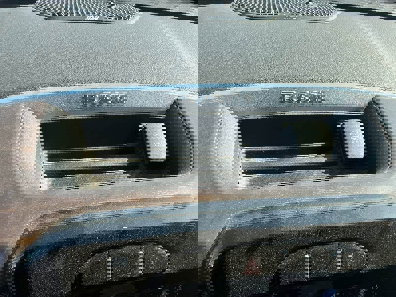 Used 2024 RAM 2500 Laramie image 28