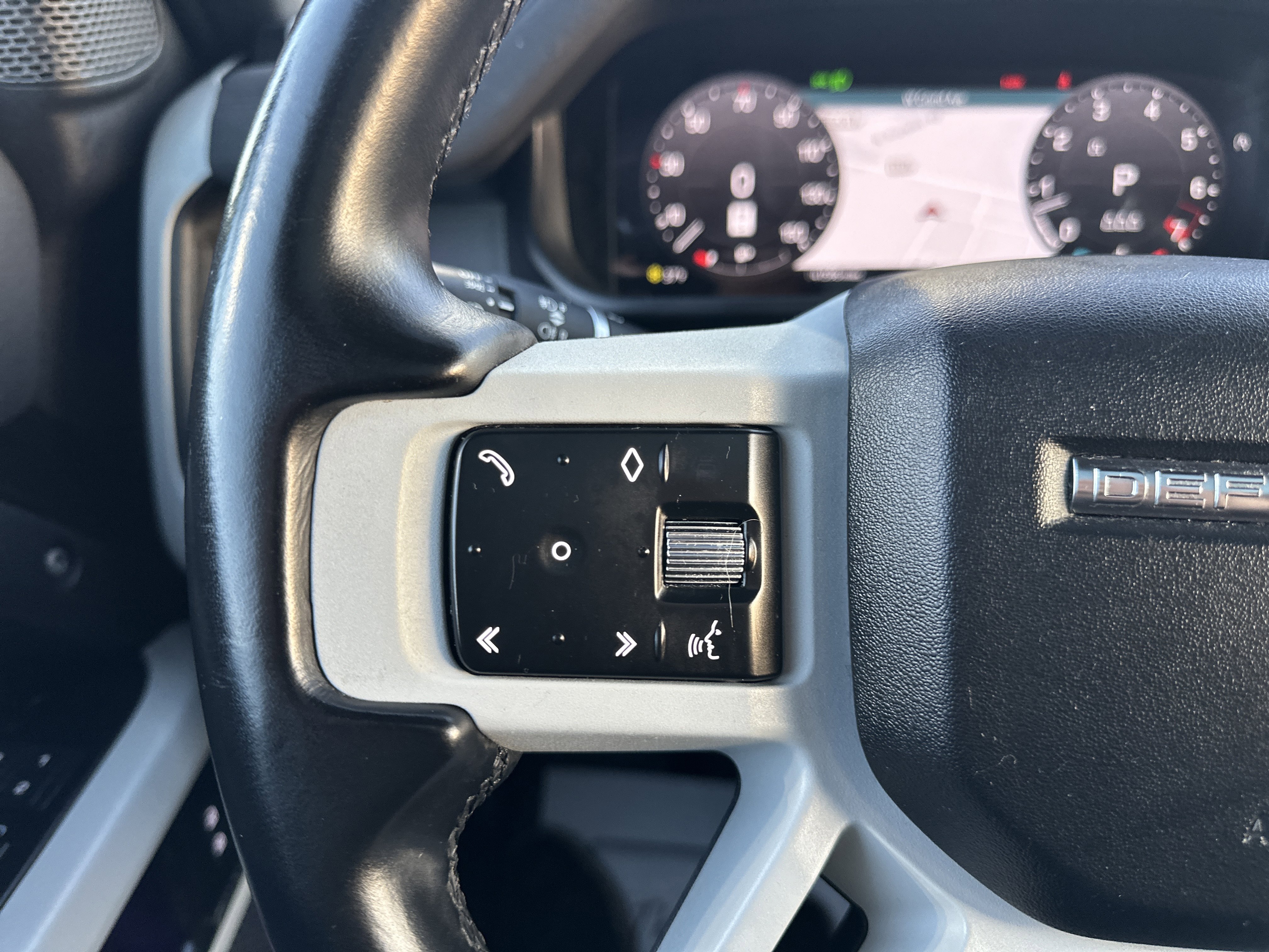 Used 2023 Land Rover Defender 110 S image 17