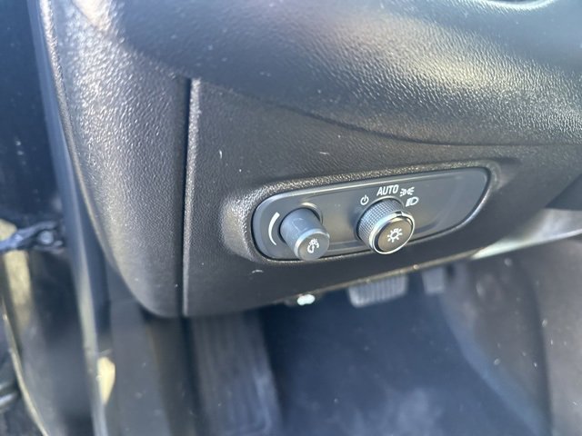 Used 2021 Chevrolet Equinox LT image 18