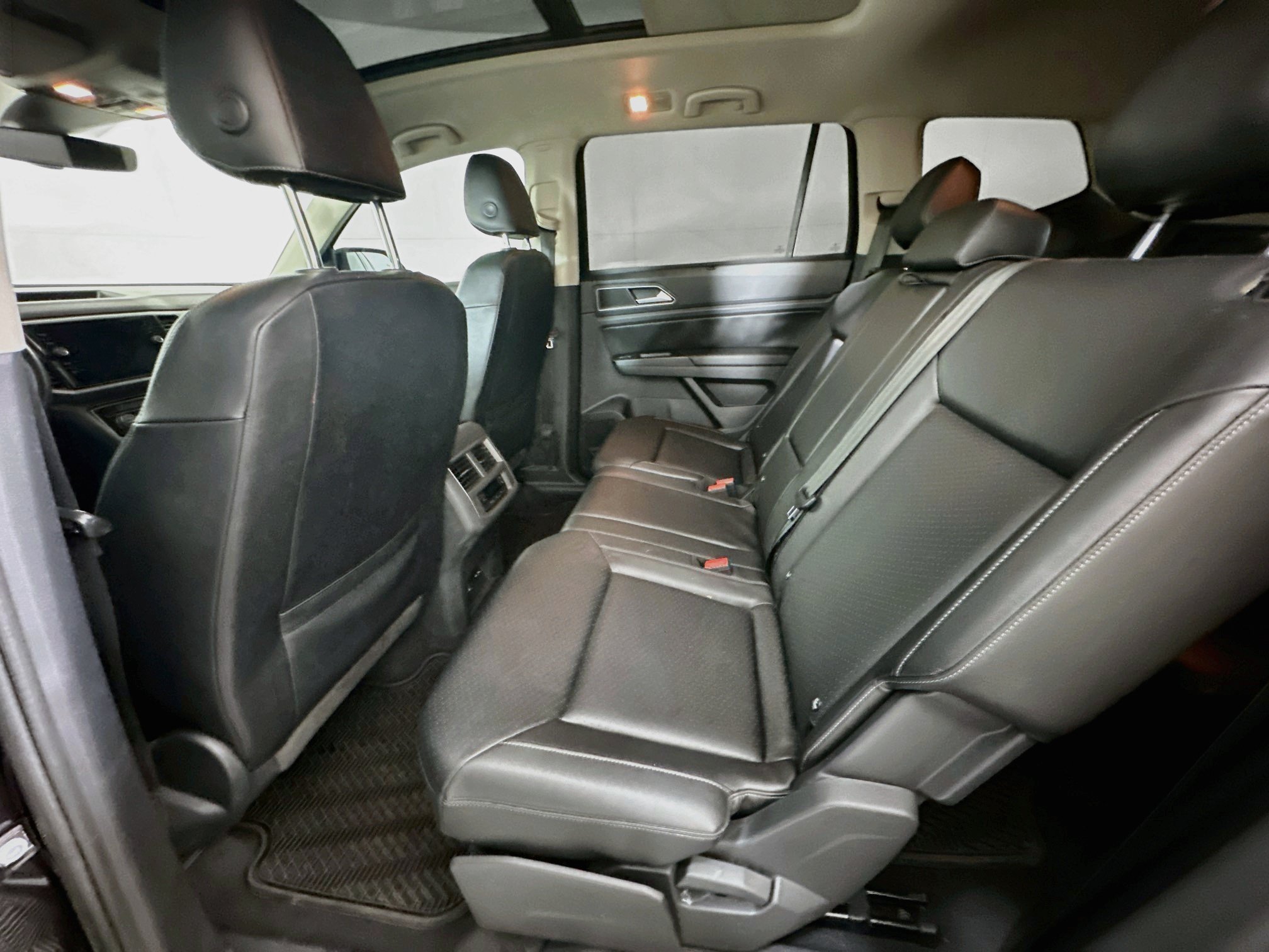 Used 2019 Volkswagen Atlas SEL FWD image 29