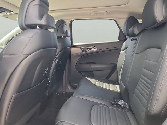 Used 2025 Kia Sportage SX FWD image 9