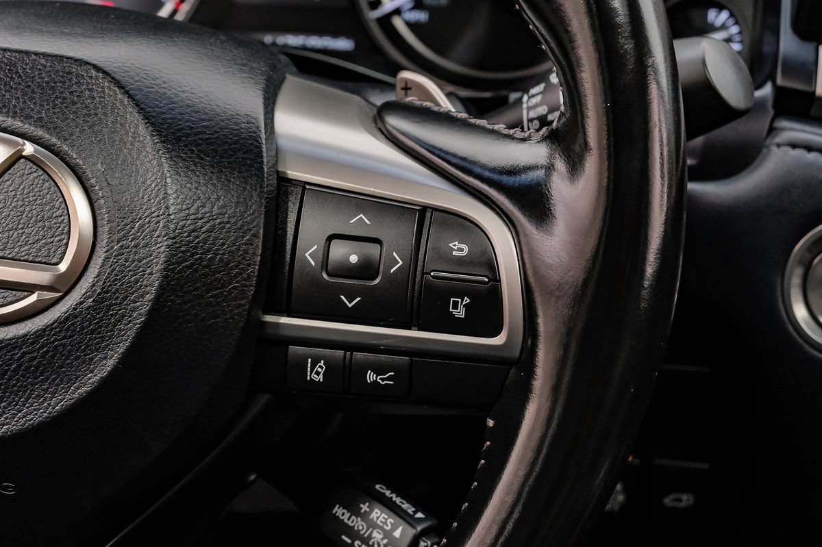 Used 2019 Lexus LX 570 4WD w/ Luxury Package image 13
