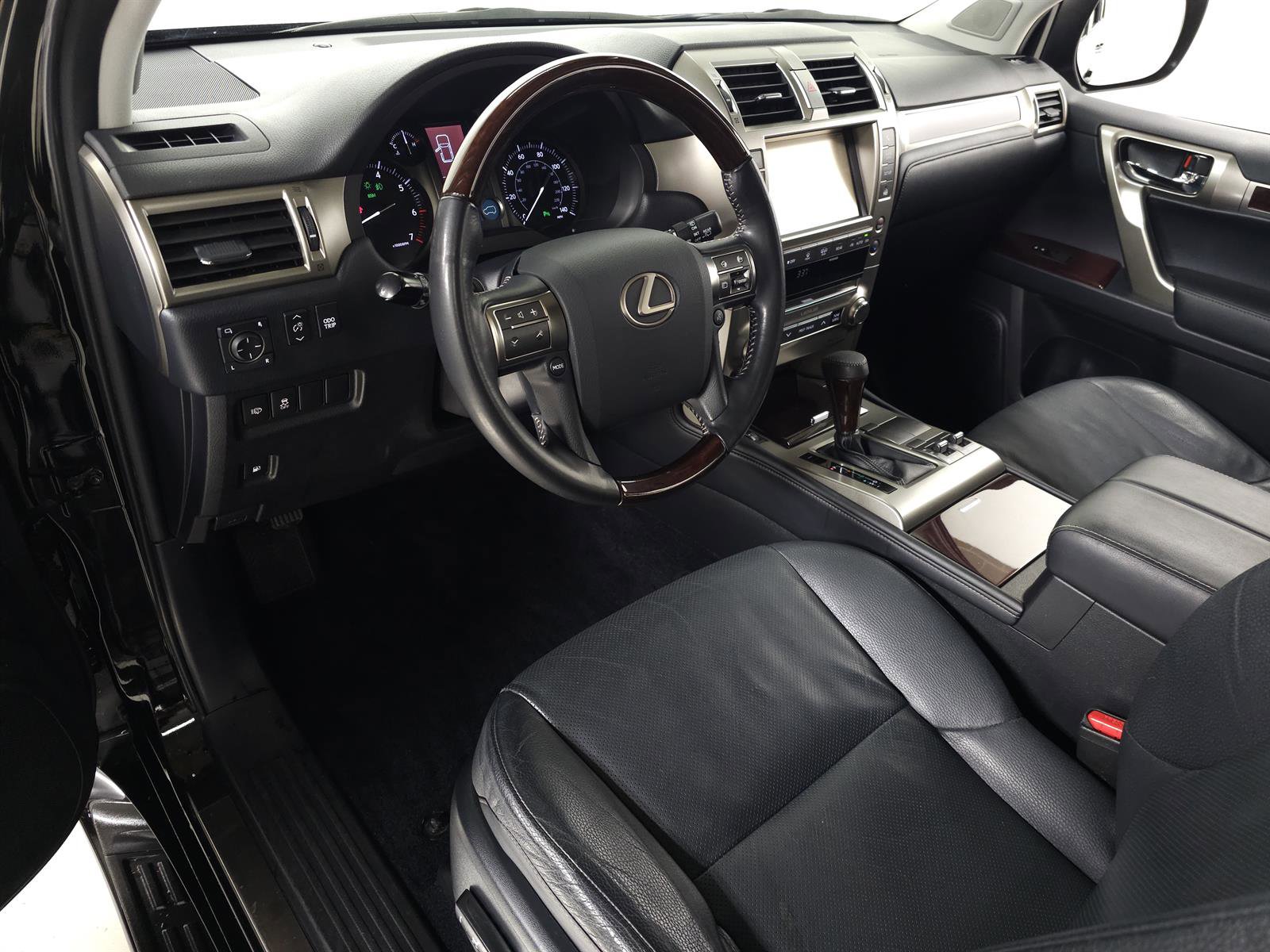 Used 2018 Lexus GX 460 Premium w/ Premium Package image 13