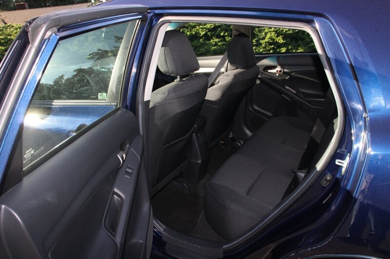 Used 2009 Toyota Matrix FWD image 14