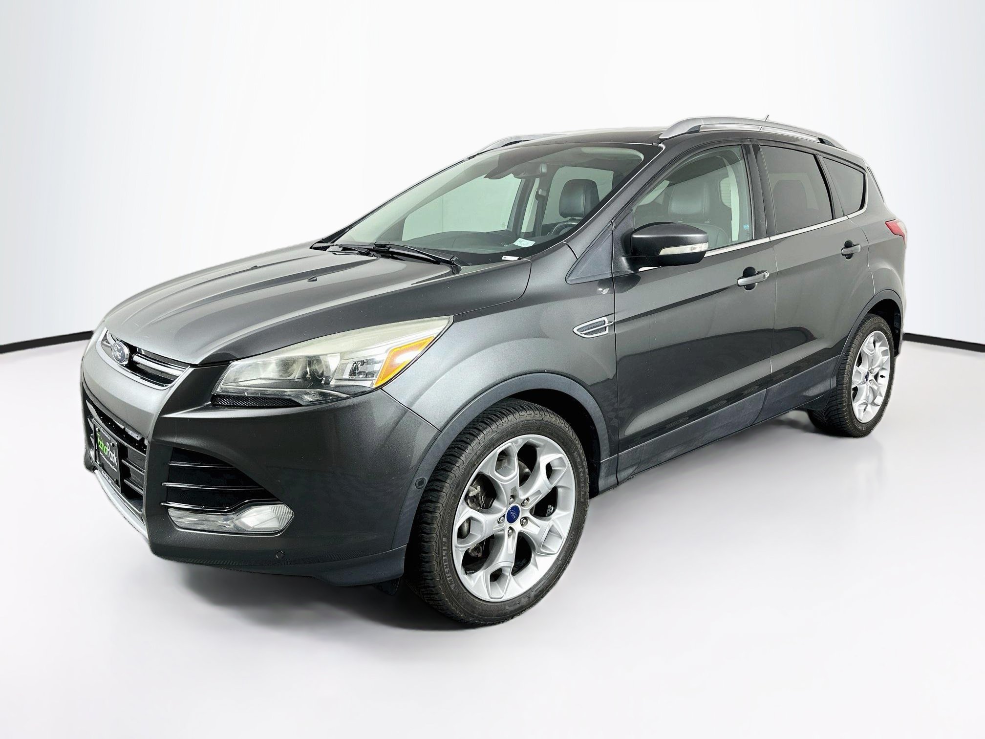 Used 2016 Ford Escape Titanium w/ Equipment Group 301A AWD/4WD image 3