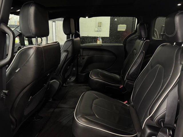 Certified 2025 Chrysler Pacifica Limited image 20