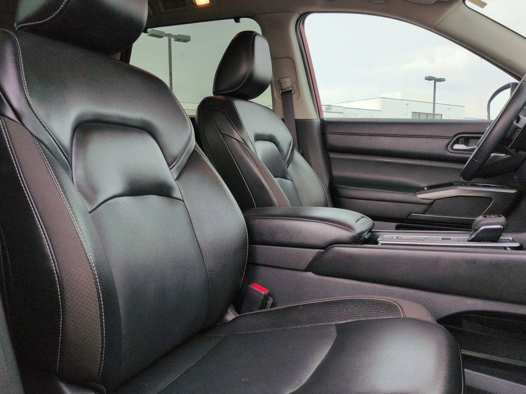 Used 2023 Nissan Pathfinder SL FWD image 44