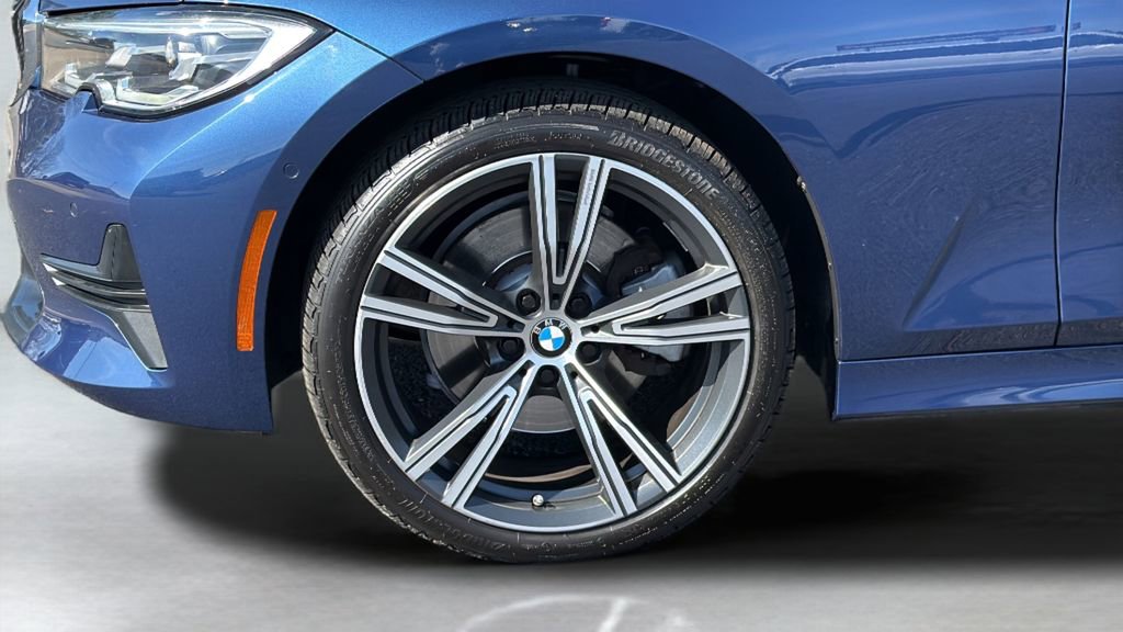 Used 2021 BMW 330i xDrive Sedan w/ Driving Assistance Package image 9