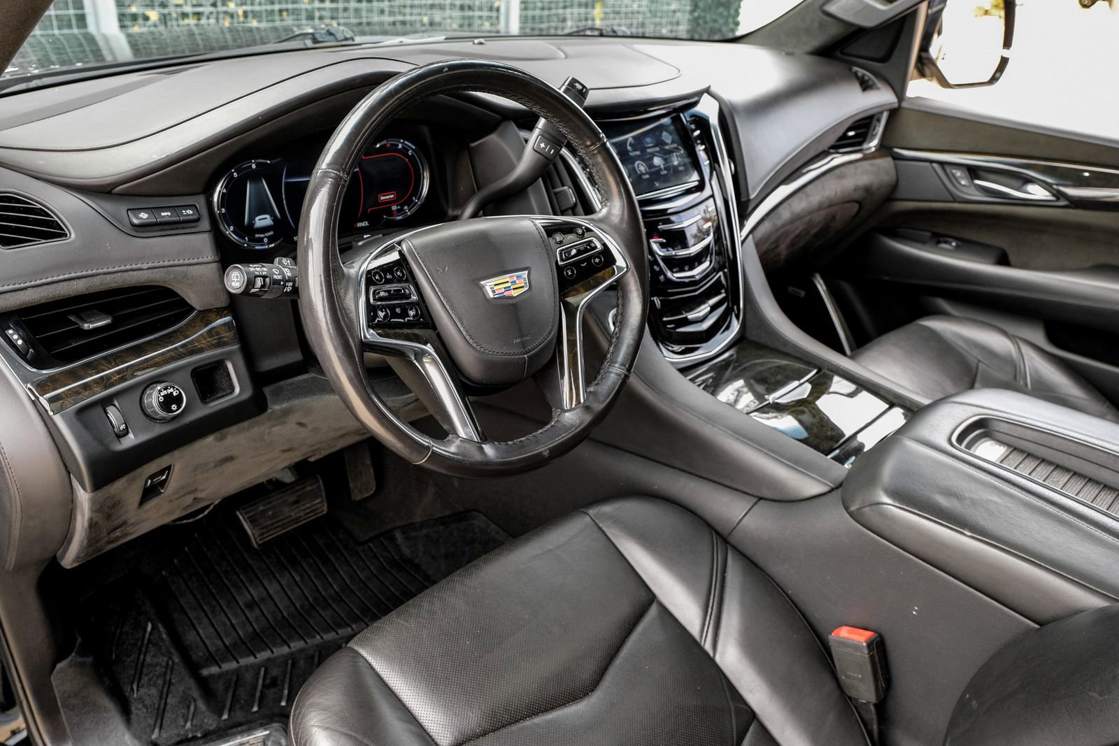 Used 2019 Cadillac Escalade ESV Platinum image 3