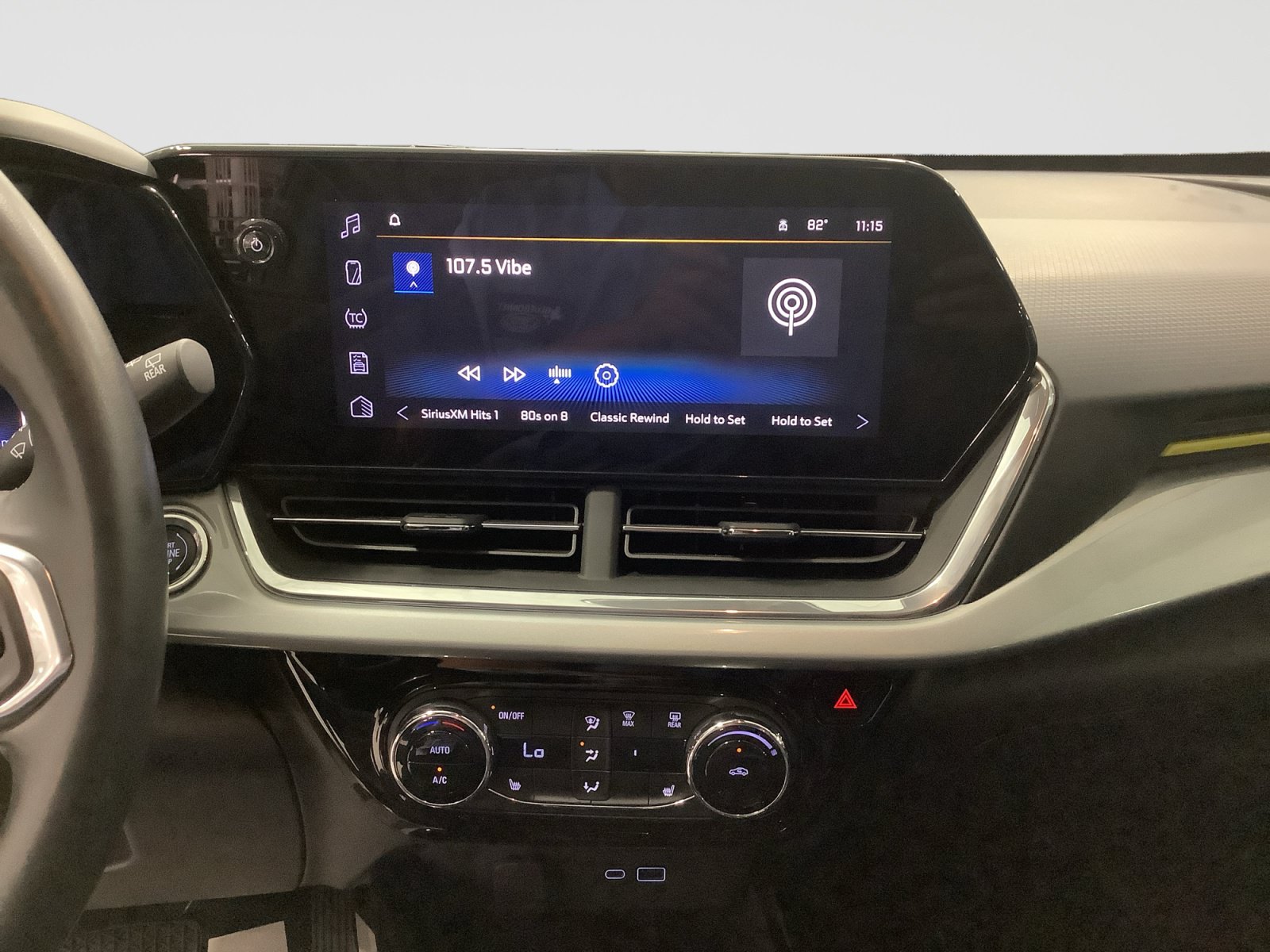 Used 2024 Chevrolet Trax LT w/ Driver Confidence Package FWD image 21