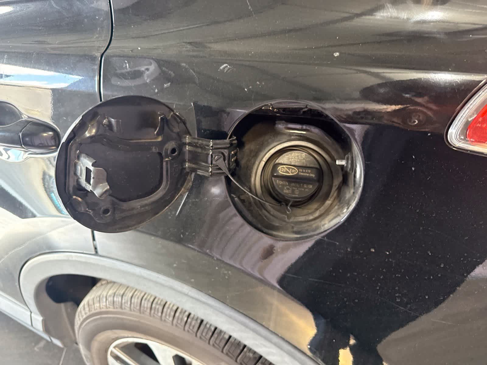 Used 2018 Toyota RAV4 XLE FWD image 11