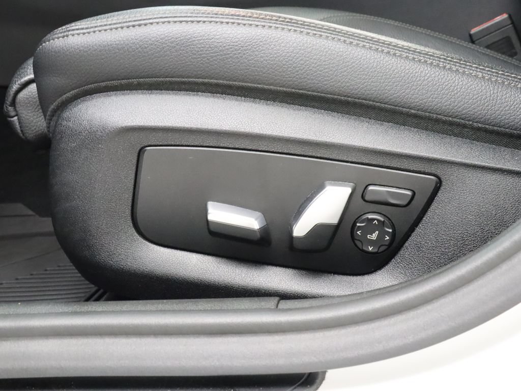 Used 2019 BMW 530i w/ Convenience Package RWD image 13