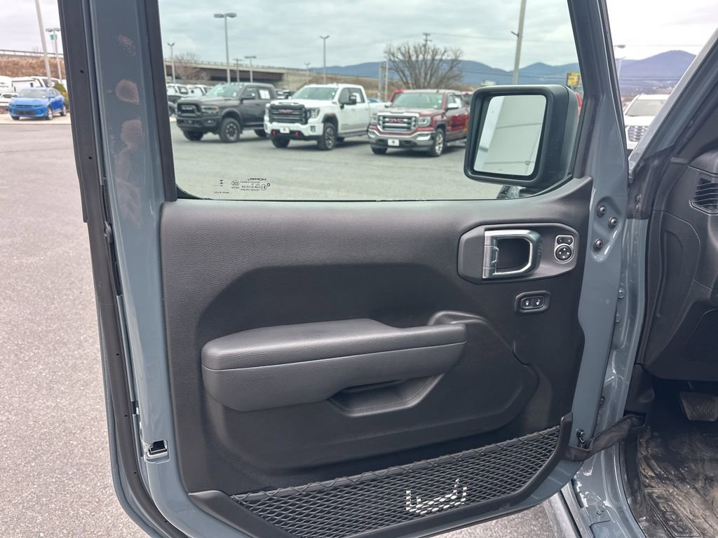 Used 2025 Jeep Wrangler Sport S image 10