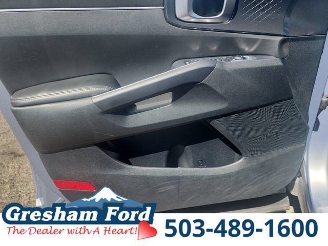 Used 2023 Kia Sorento LX AWD/4WD image 16