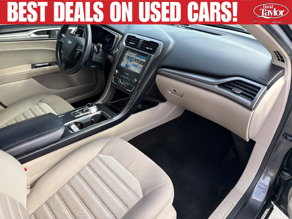 Used 2019 Ford Fusion SE FWD image 31