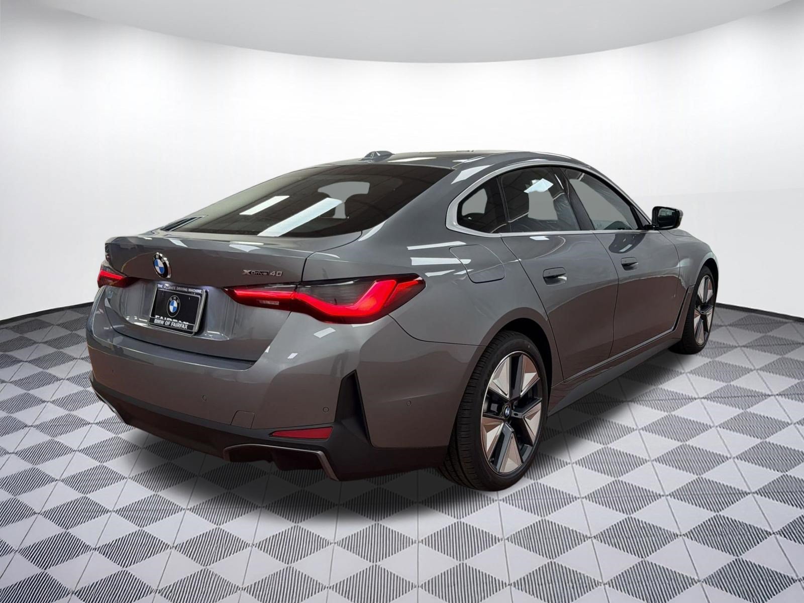 Used 2026 BMW i4 xDrive40i w/ Premium Package AWD/4WD image 9
