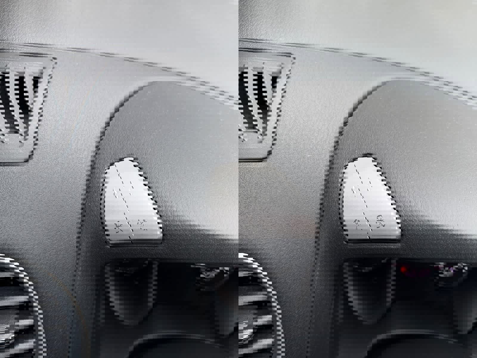 Used 2019 Nissan Pathfinder SV w/ SV Tech Package AWD/4WD image 26