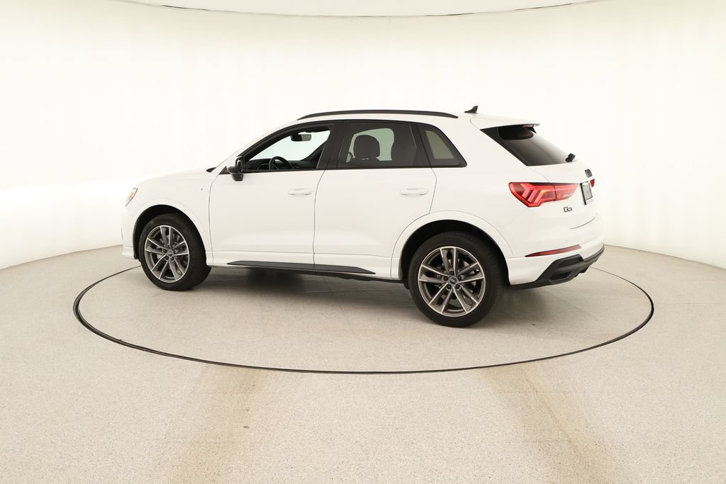 Certified 2025 Audi Q3 2.0T Premium w/ Convenience Package AWD/4WD image 3