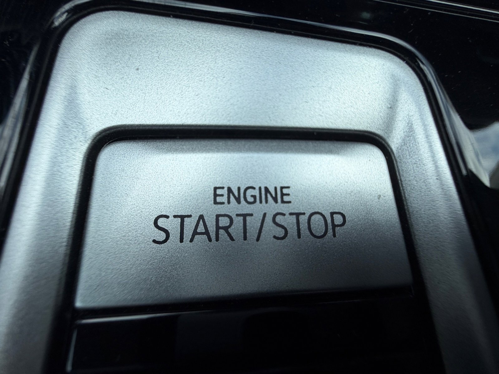 Used 2024 Volkswagen Atlas SE w/ Panoramic Sunroof Package AWD/4WD image 30