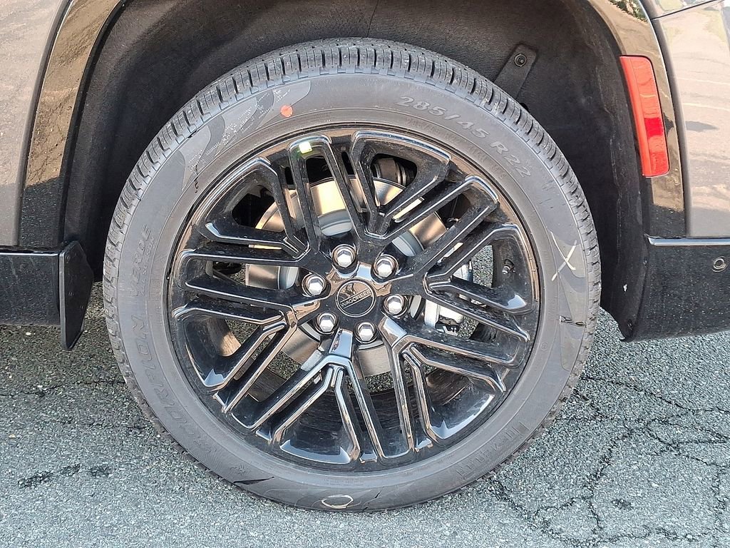 New 2025 Jeep Wagoneer L Series II w/ Convenience Group I image 8