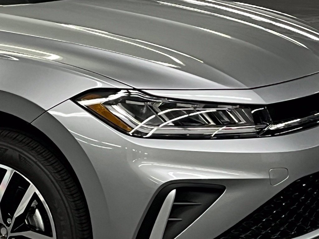 New 2027 Volkswagen Jetta SE FWD image 37