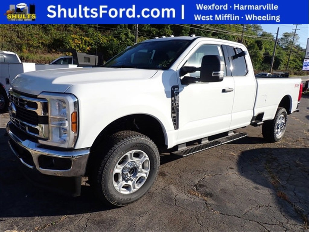 New 2026 Ford F350 XLT w/ FX4 Off-Road Package