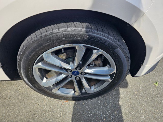 Used 2015 Ford Edge Sport image 10