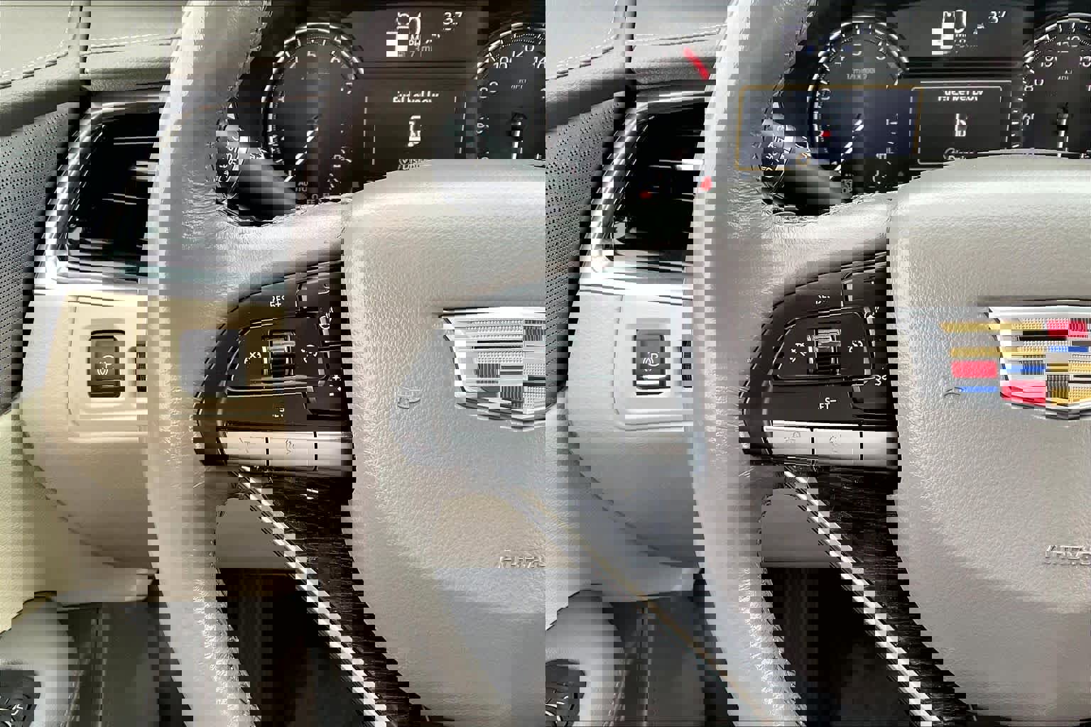 Used 2020 Cadillac XT6 Premium Luxury image 23