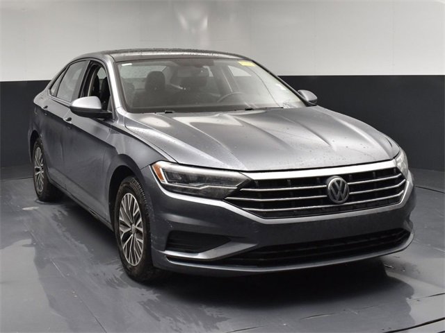 Used 2019 Volkswagen Jetta R-Line image 2