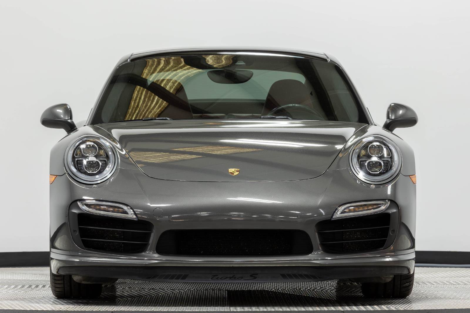 Used 2015 Porsche 911 Turbo S AWD/4WD image 3
