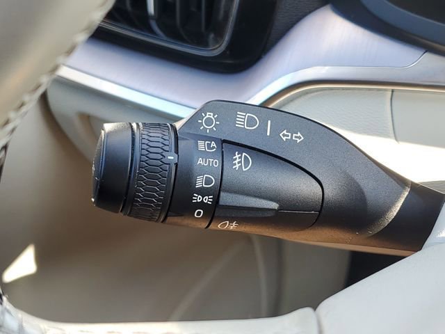 Used 2024 Volvo S60 B5 Core image 11