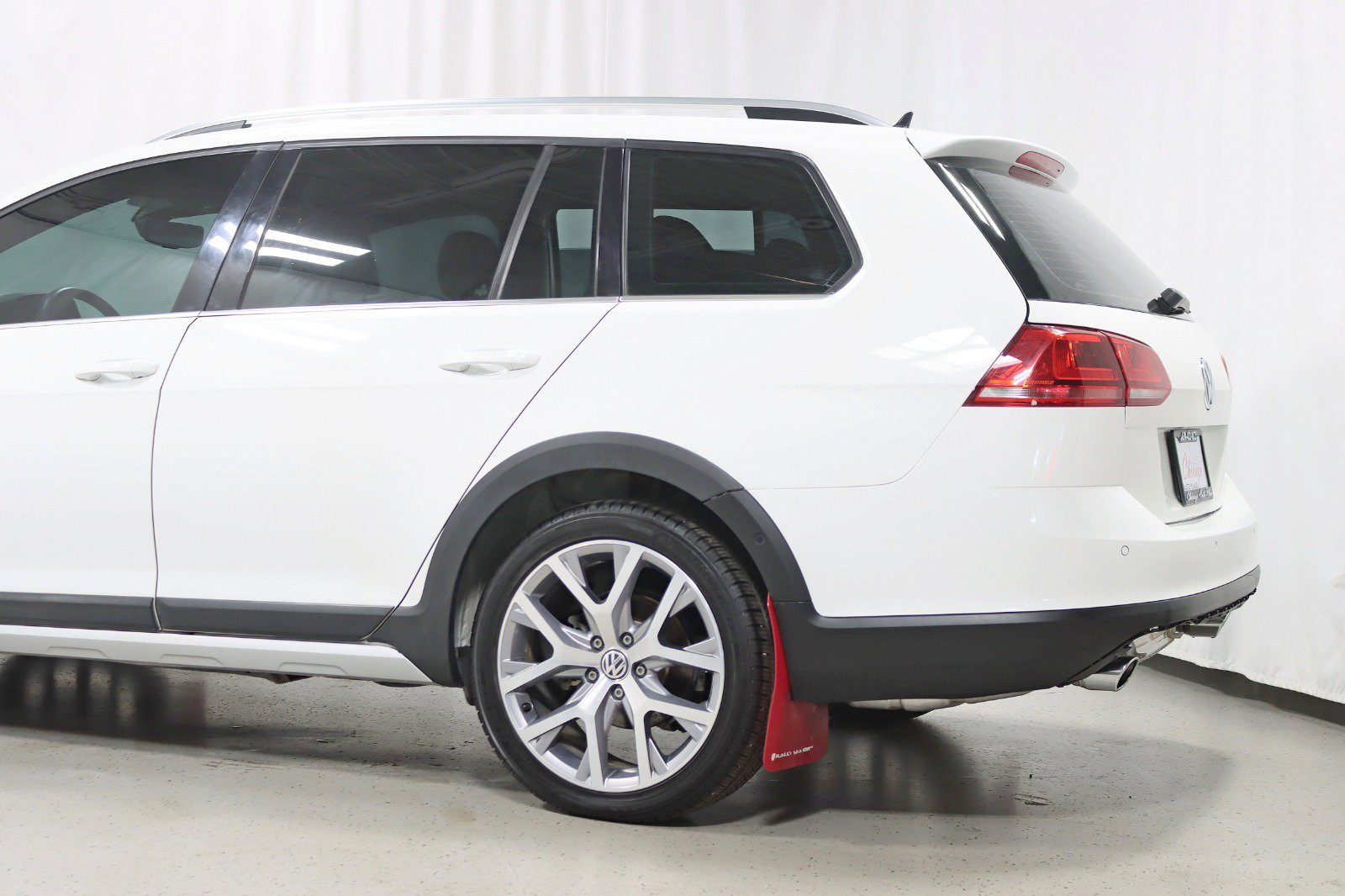 Used 2017 Volkswagen Golf Alltrack SEL AWD/4WD image 10