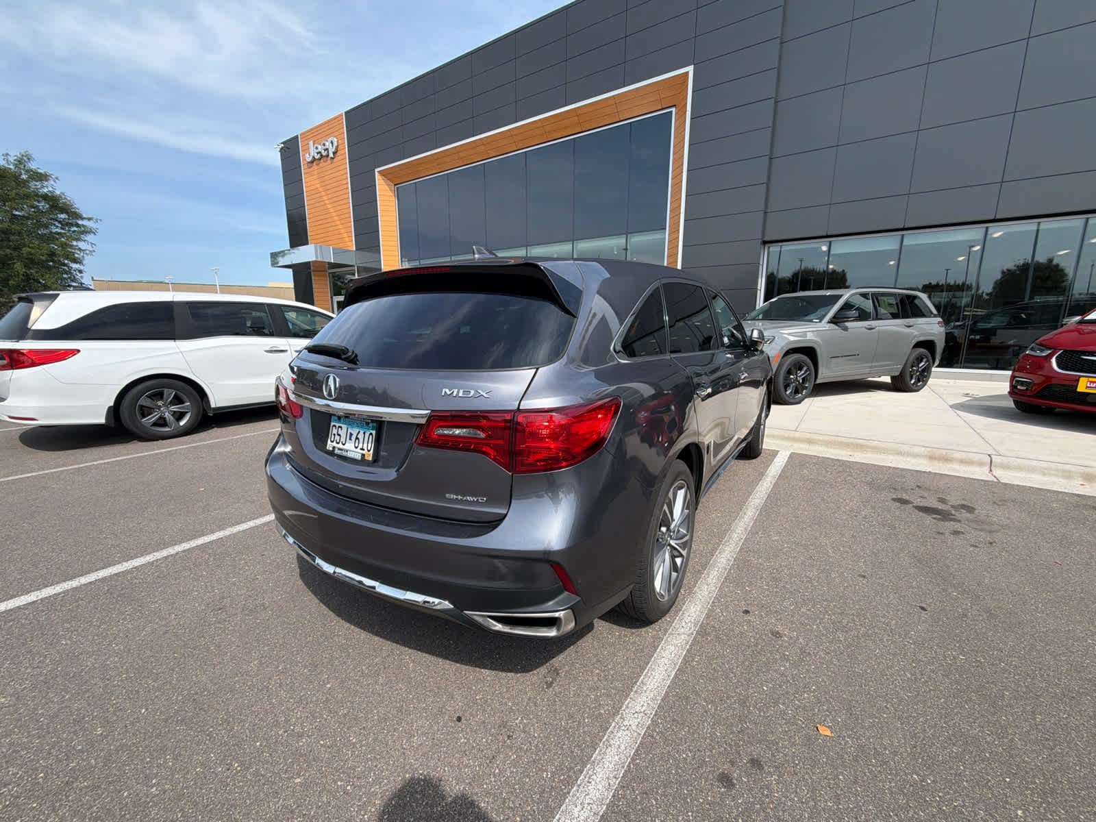 Used 2018 Acura MDX w/ Technology Package AWD/4WD image 10