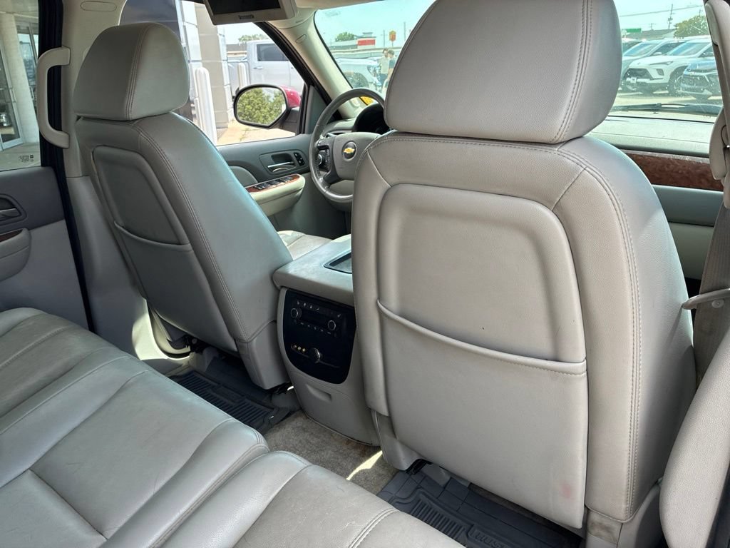 Used 2007 Chevrolet Tahoe LTZ w/ LTZ Preferred Equipment Group AWD/4WD image 15