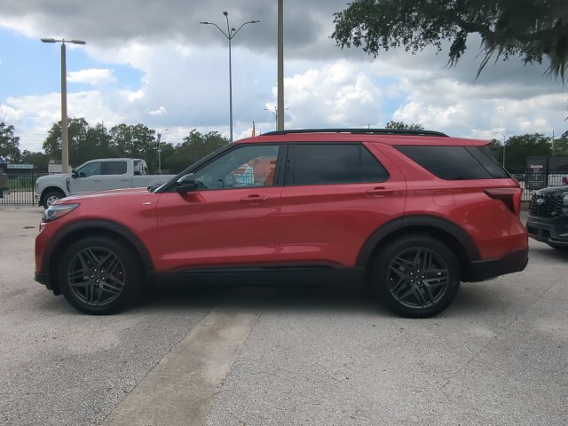 New 2026 Ford Explorer ST-Line w/ ST-Line Street Pack RWD image 8