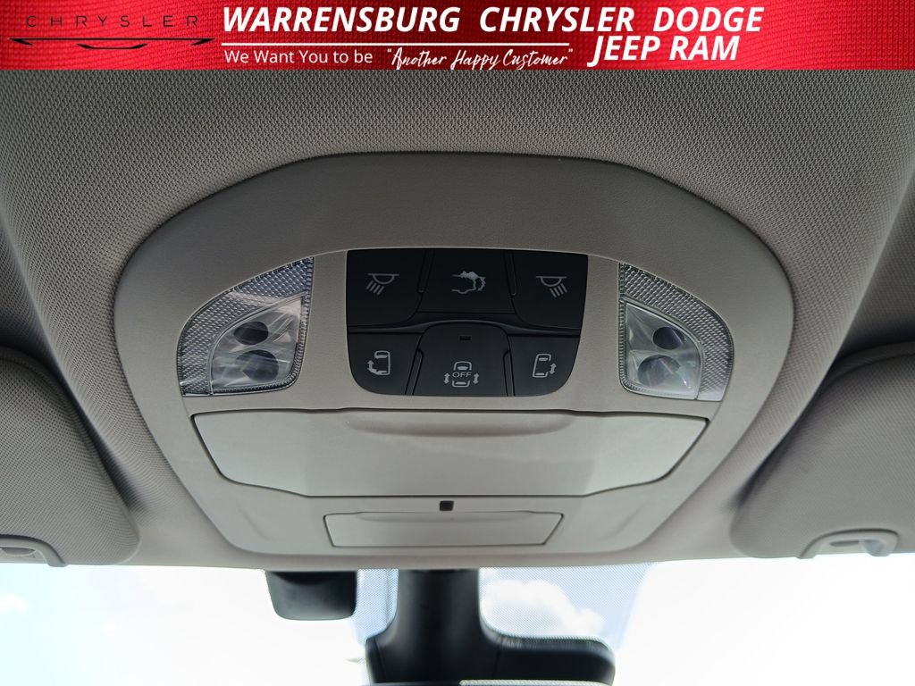 Used 2018 Chrysler Pacifica Touring-L w/ Advanced Safetytec Group FWD image 25