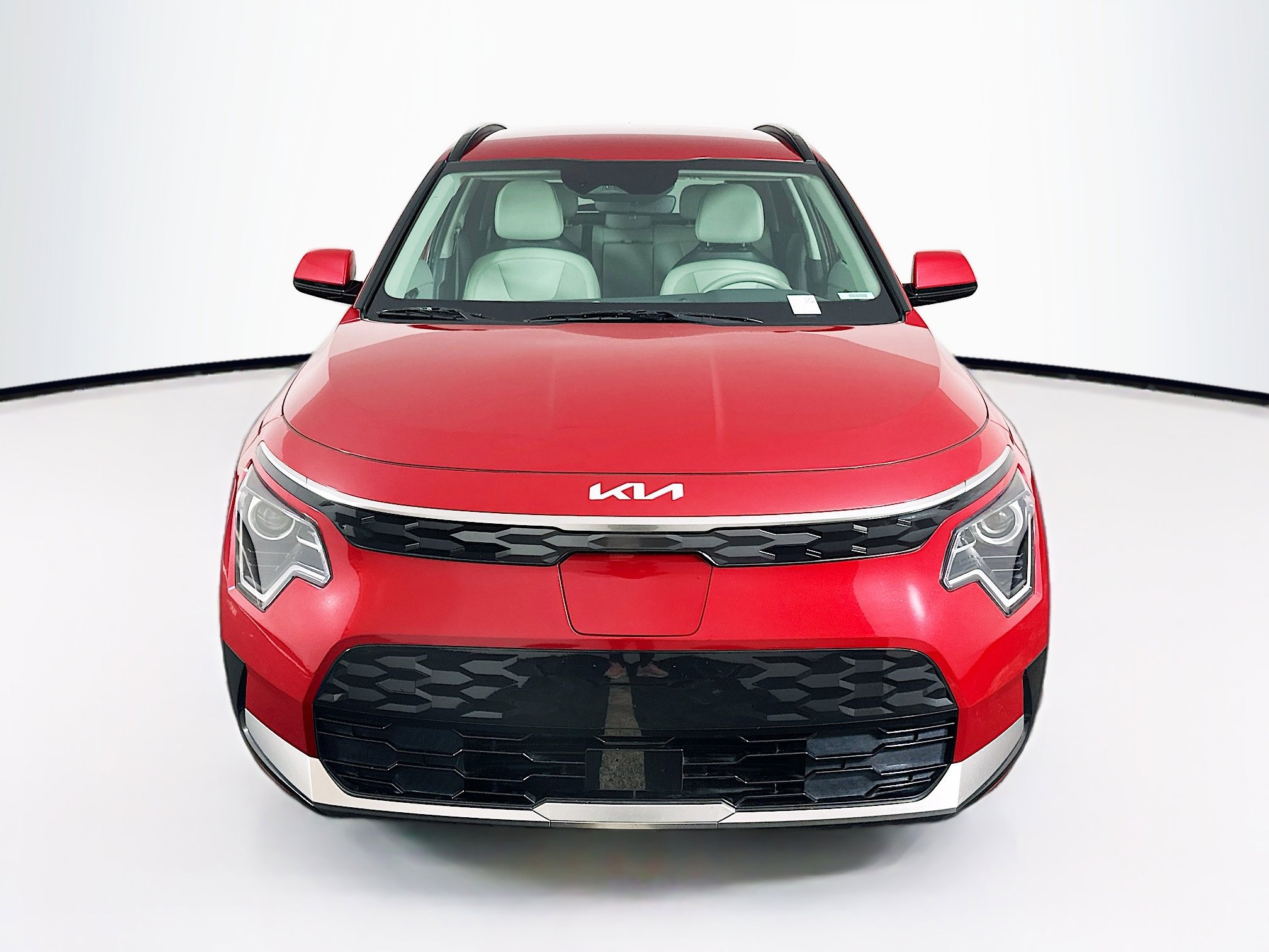 Used 2023 Kia Niro Wind w/ Wind Preserve Package image 2