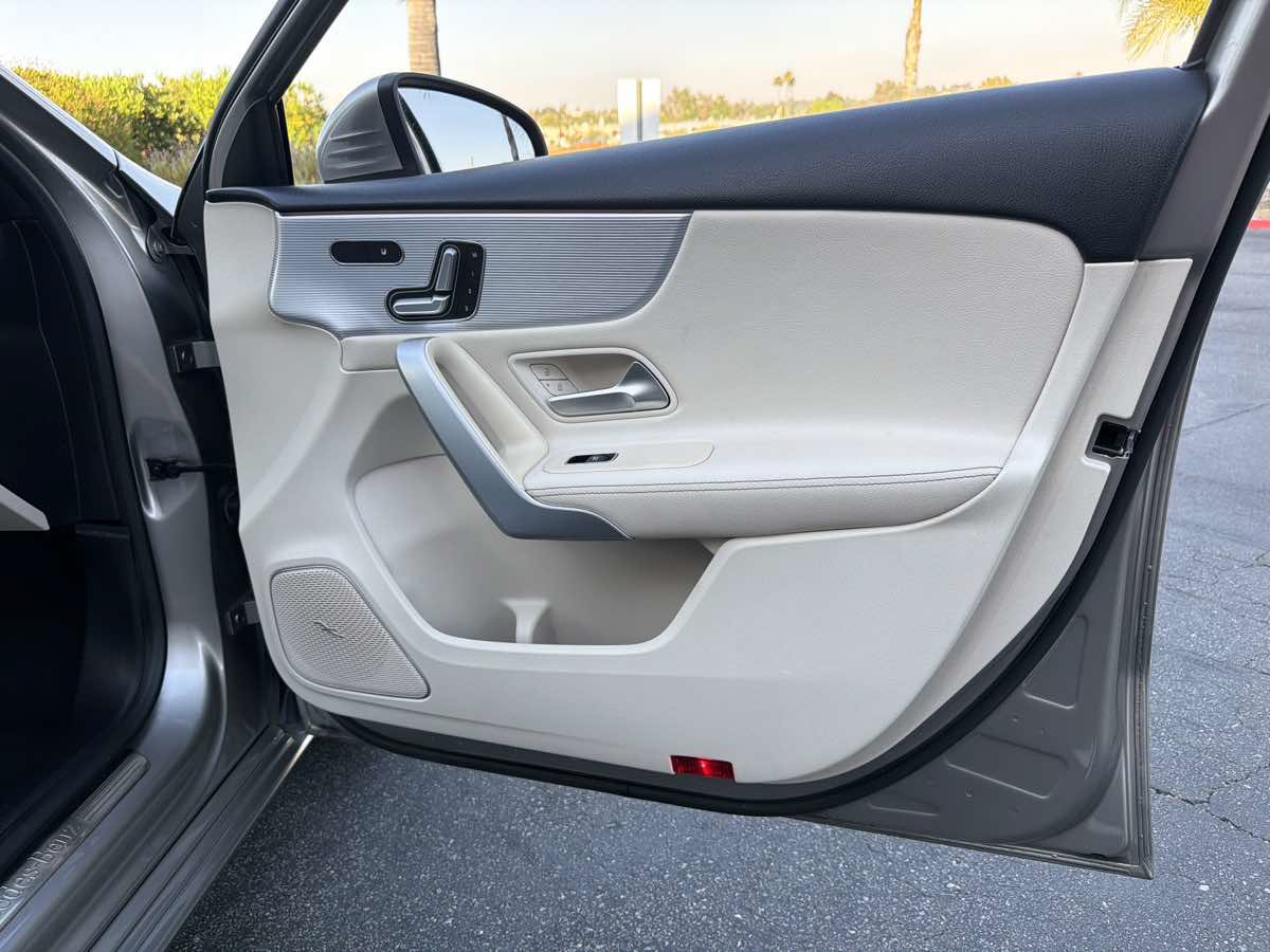 Used 2020 Mercedes-Benz A 220 w/ Premium Package image 34