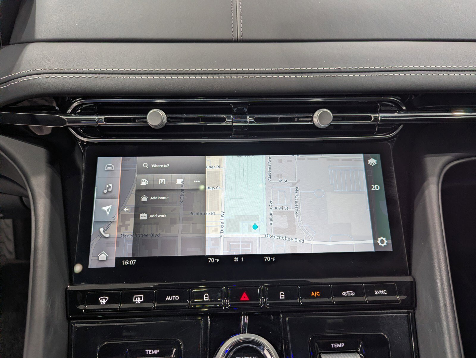 Used 2025 Aston Martin DB12 Coupe image 14