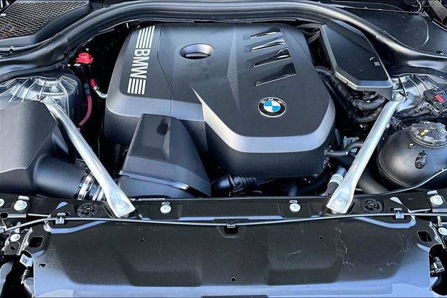 Used 2024 BMW 530i xDrive w/ Premium Package AWD/4WD image 10