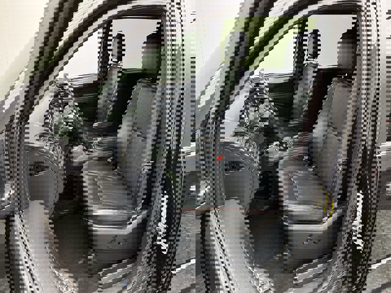 Used 2016 Dodge Grand Caravan R/T image 8