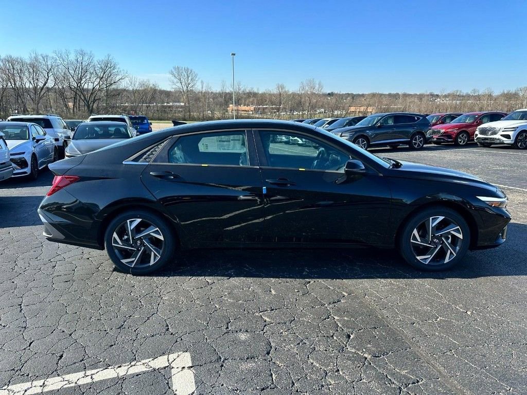New 2026 Hyundai Elantra Limited w/ Cargo Package image 2