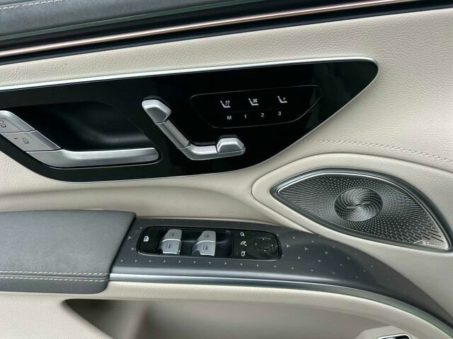 Used 2022 Mercedes-Benz EQS 450+ Sedan image 11