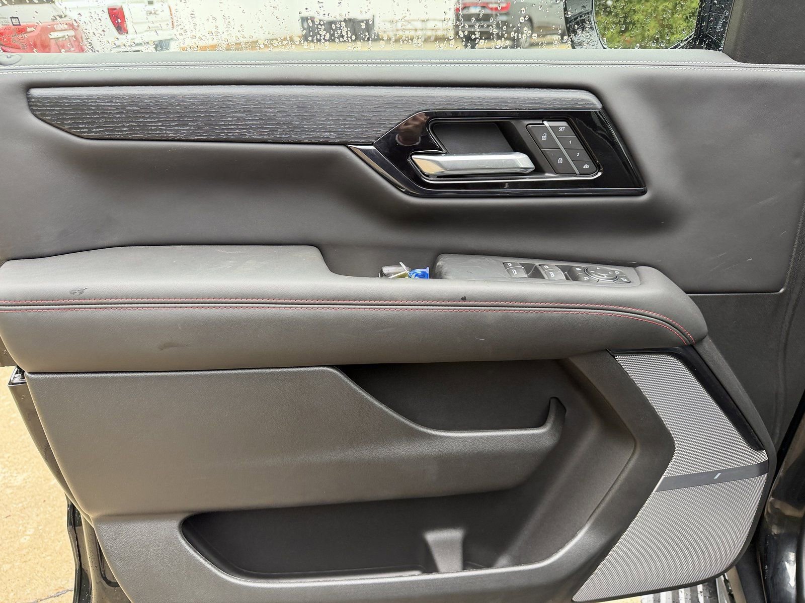 New 2025 GMC Yukon AT4 Ultimate w/ LPO, Floor Liner Package image 9