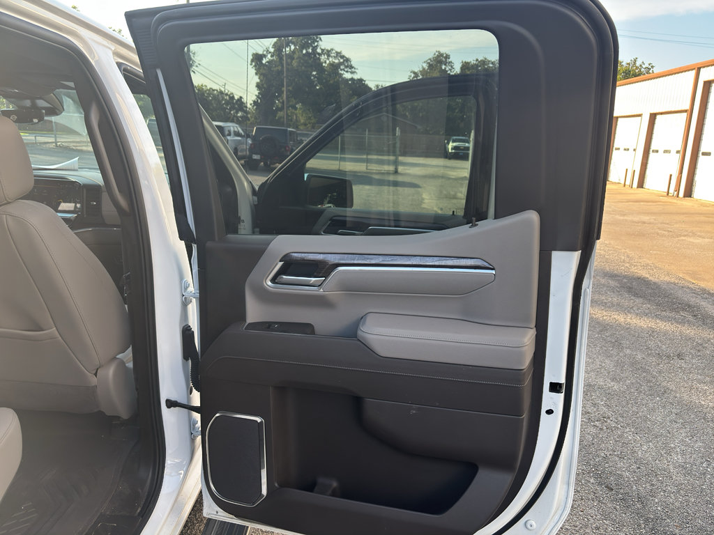 Certified 2025 Chevrolet Silverado 1500 LTZ w/ LTZ Premium Texas Edition AWD/4WD image 18