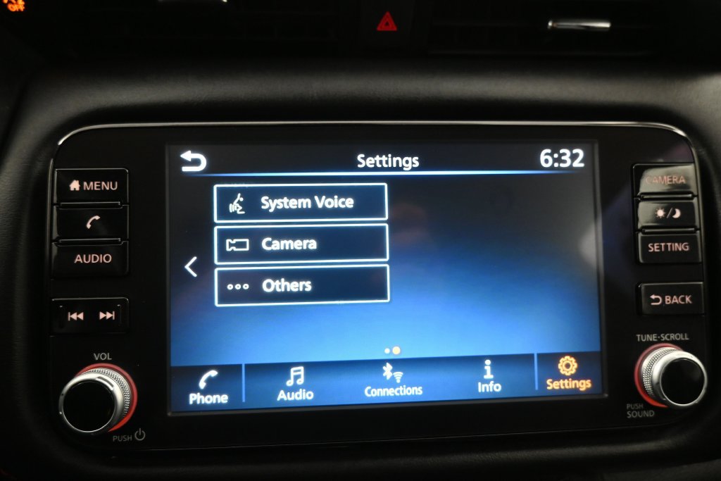 Used 2023 Nissan Kicks SR w/ SR Premium Package FWD image 11