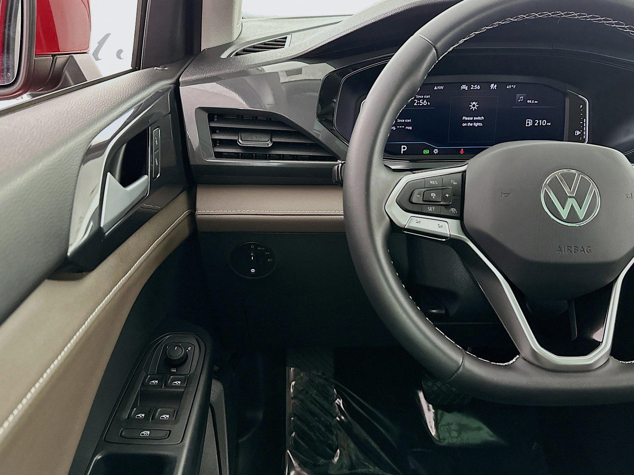 Used 2023 Volkswagen Taos SEL image 10