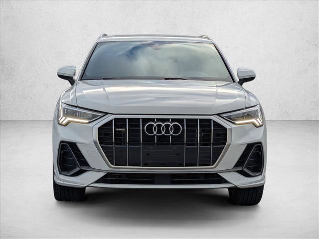 Used 2023 Audi Q3 2.0T Premium w/ Convenience Package image 2