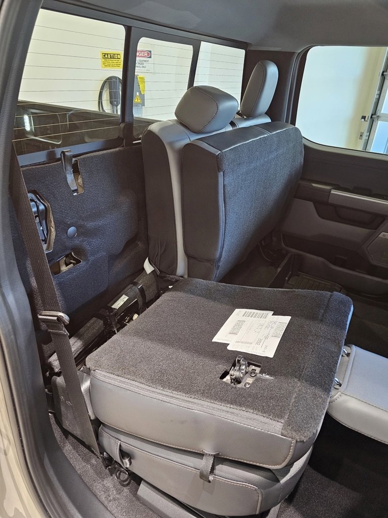 New 2025 Ford F150 Lariat w/ Equipment Group 502A High image 43