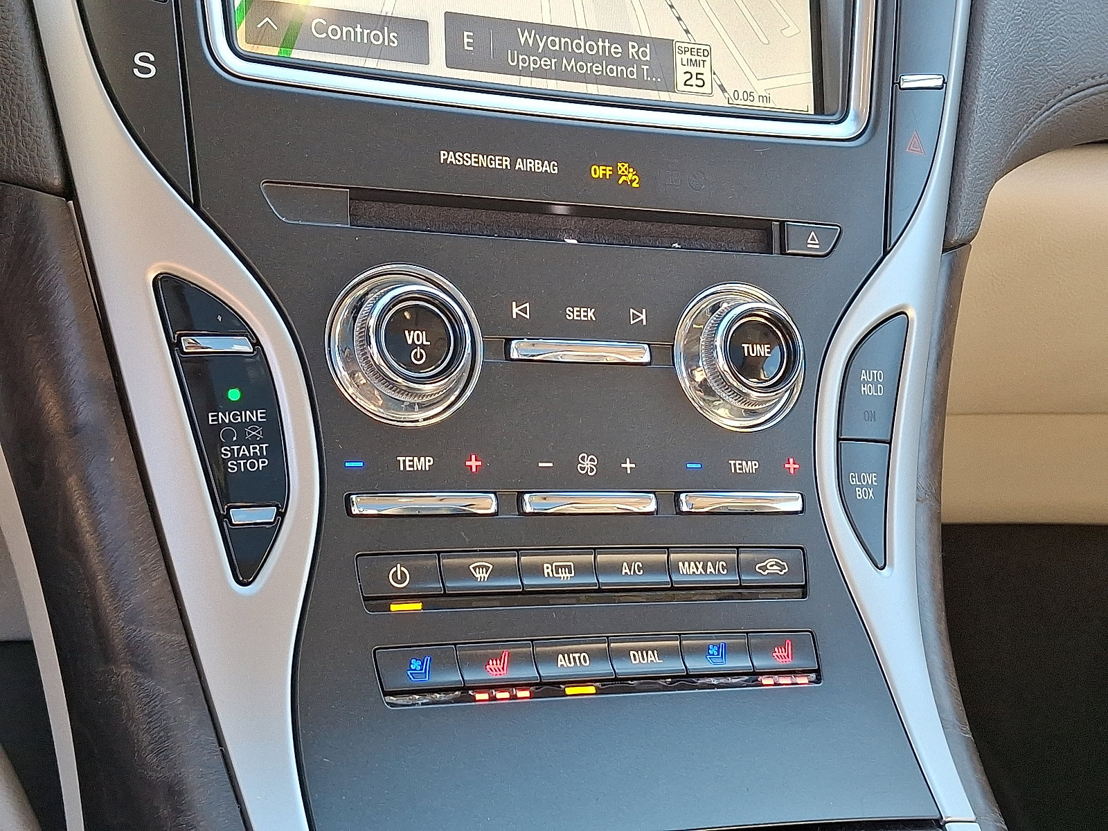 Used 2020 Lincoln Nautilus Reserve image 16